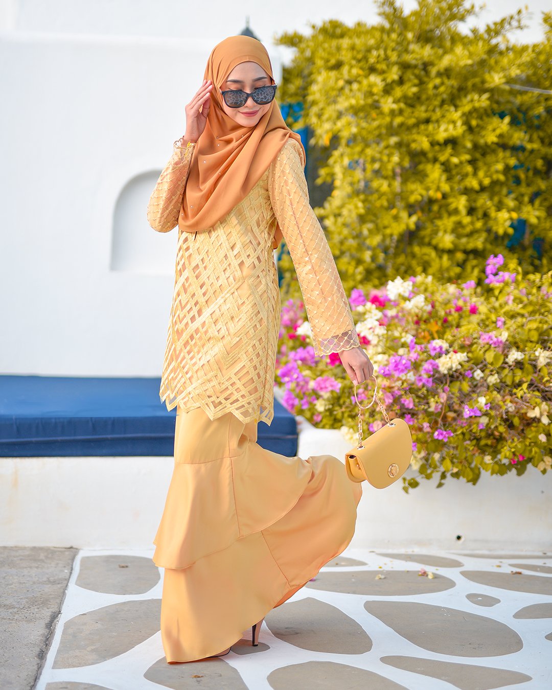 Baju Kurung Lace Azila - Ferrero Gold