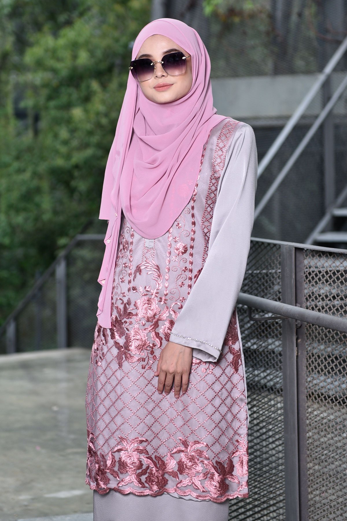 Baju Kurung Lace Carlotta - Silver Pearl