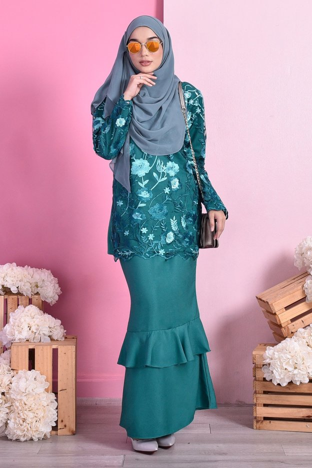 Baju Kurung Lace Celestine - Lush Green