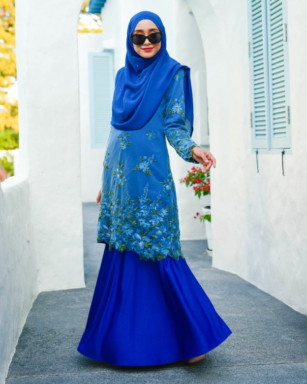 Baju Kurung Lace Latifah - Marine Blue