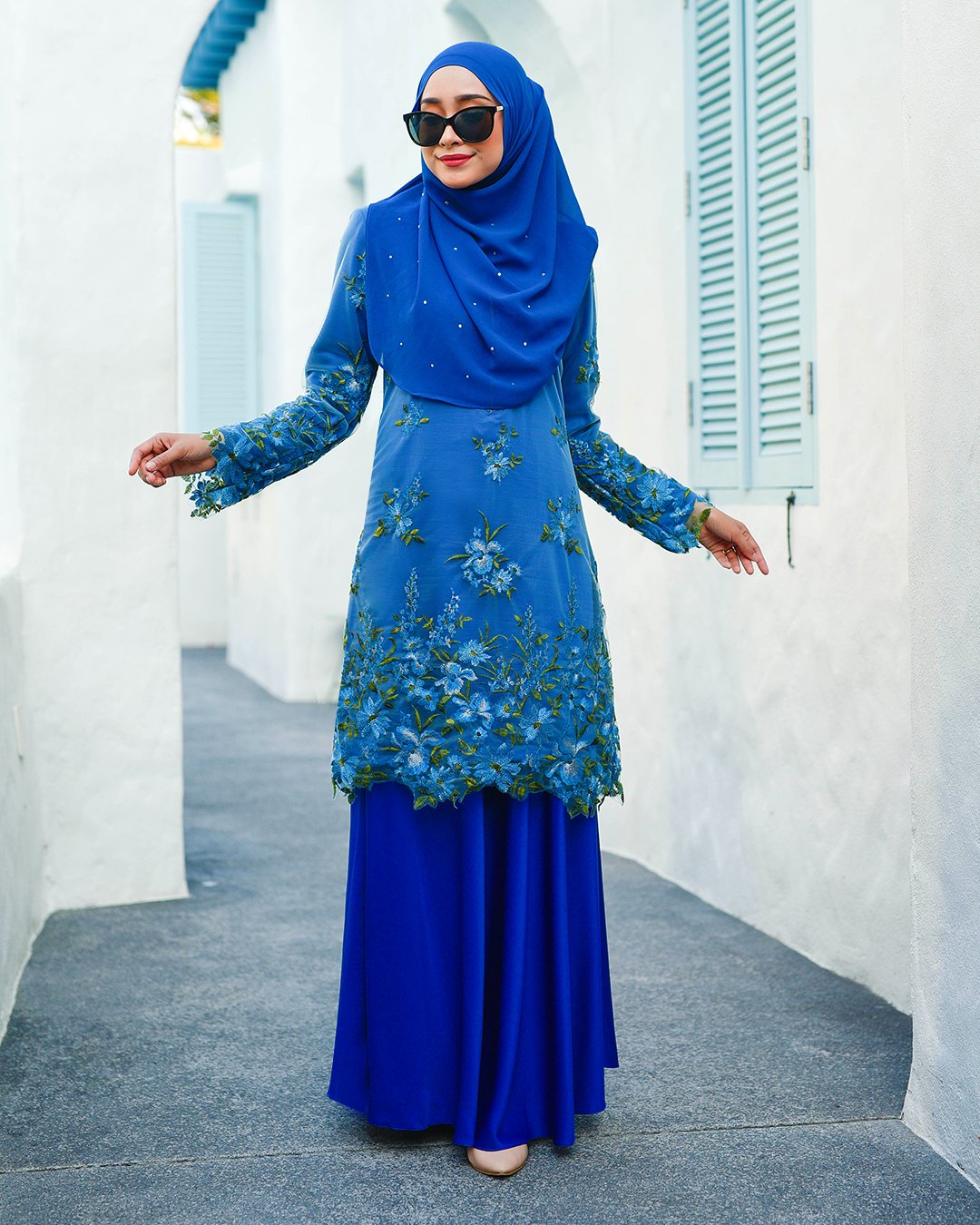 Baju Kurung Lace Latifah - Marine Blue