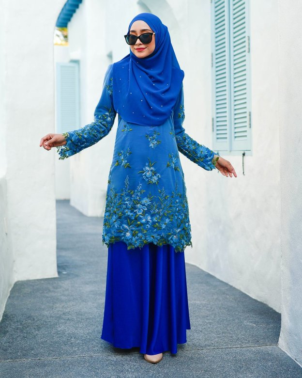 Baju Kurung Lace Latifah - Marine Blue