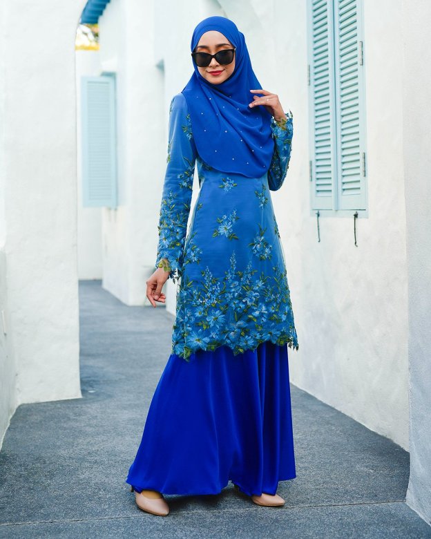 Baju Kurung Lace Latifah - Marine Blue