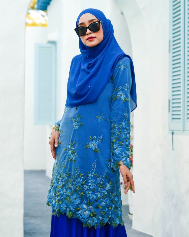 Baju Kurung Lace Latifah - Marine Blue