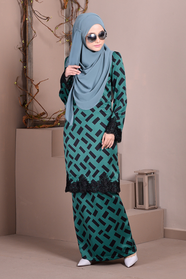 Baju Kurung Lace Madame Rina - Emerald Green