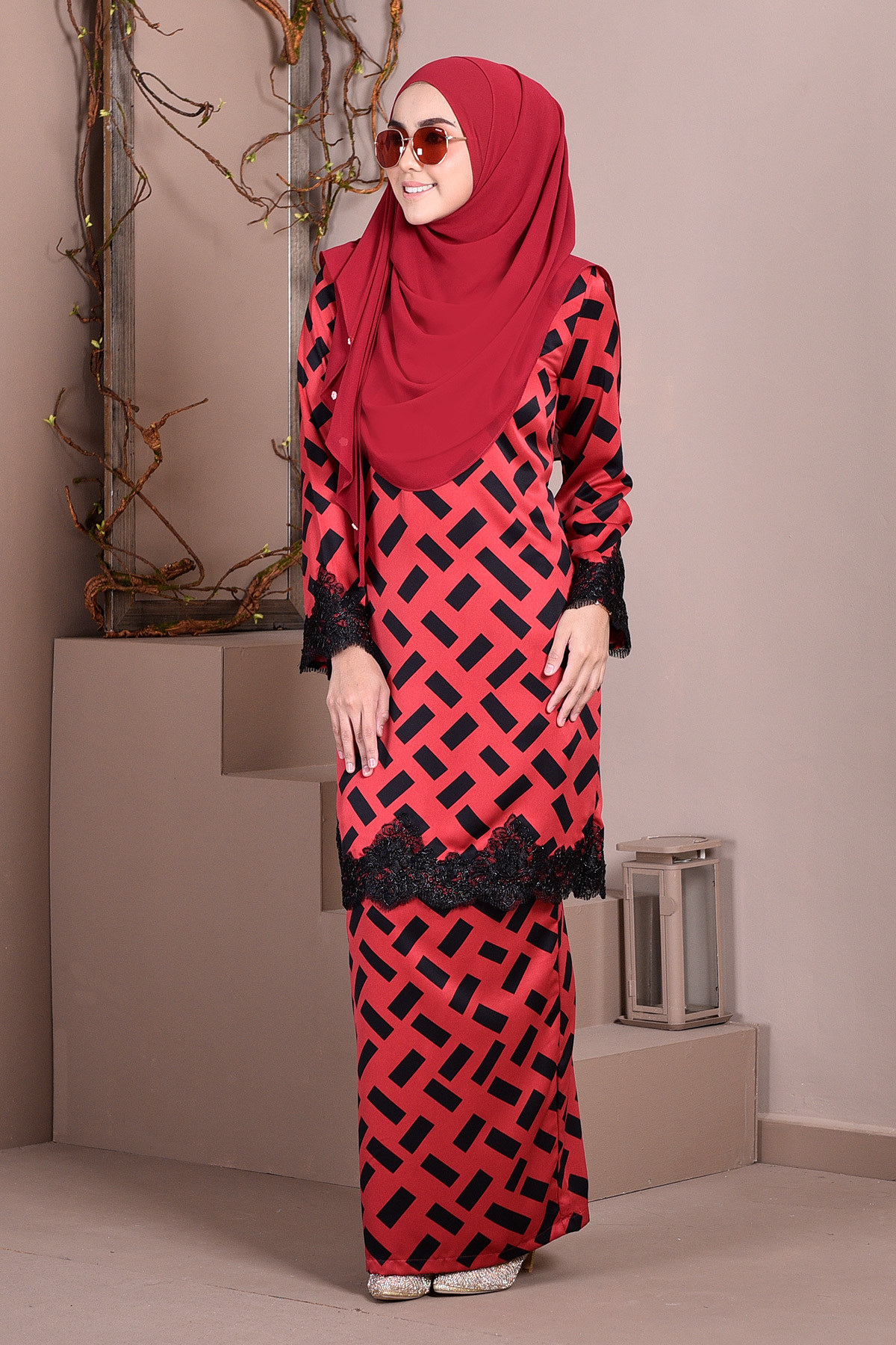 Baju Kurung Lace Madame Rina - Rouge Red