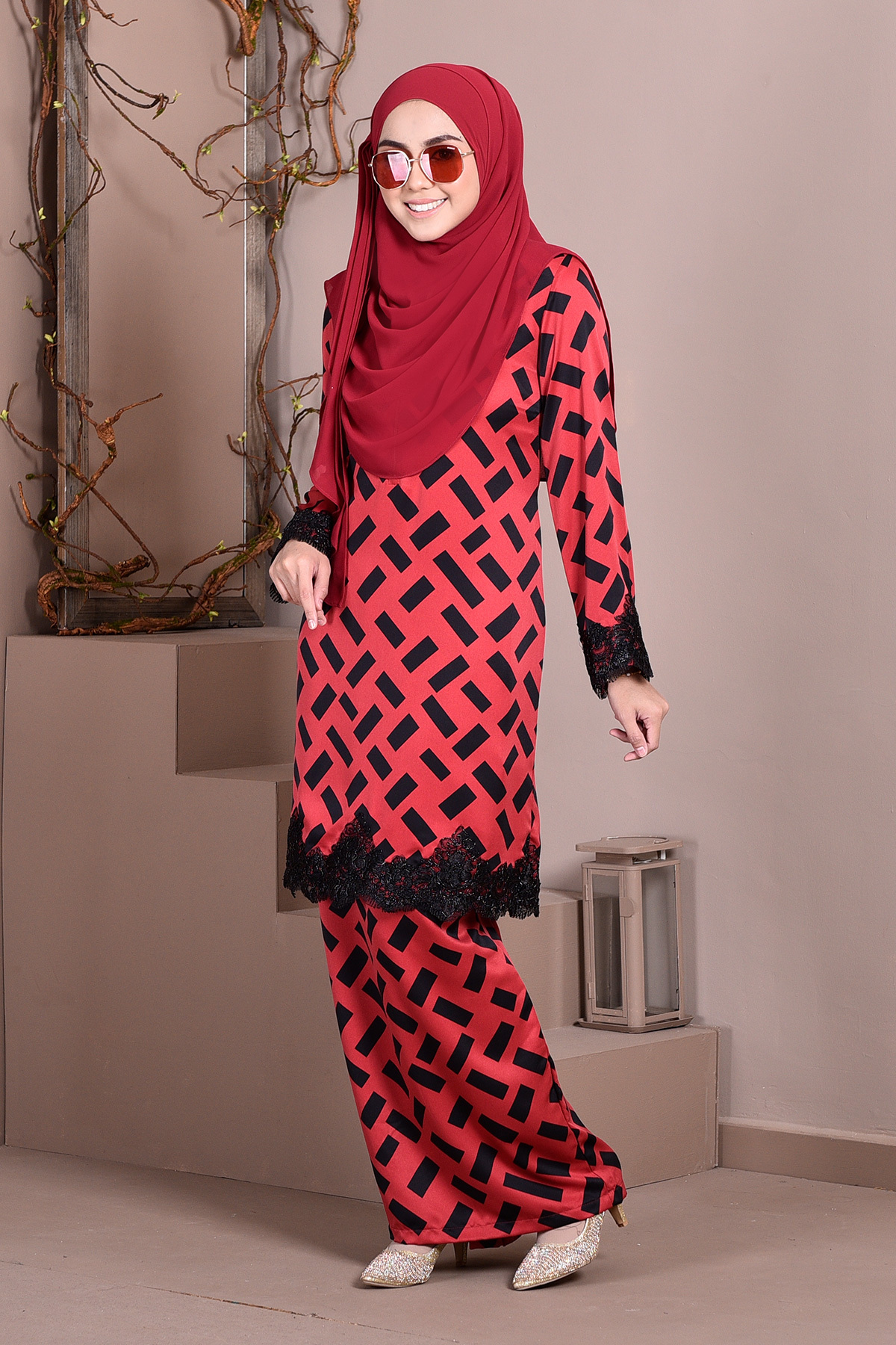 Baju Kurung Lace Madame Rina - Rouge Red