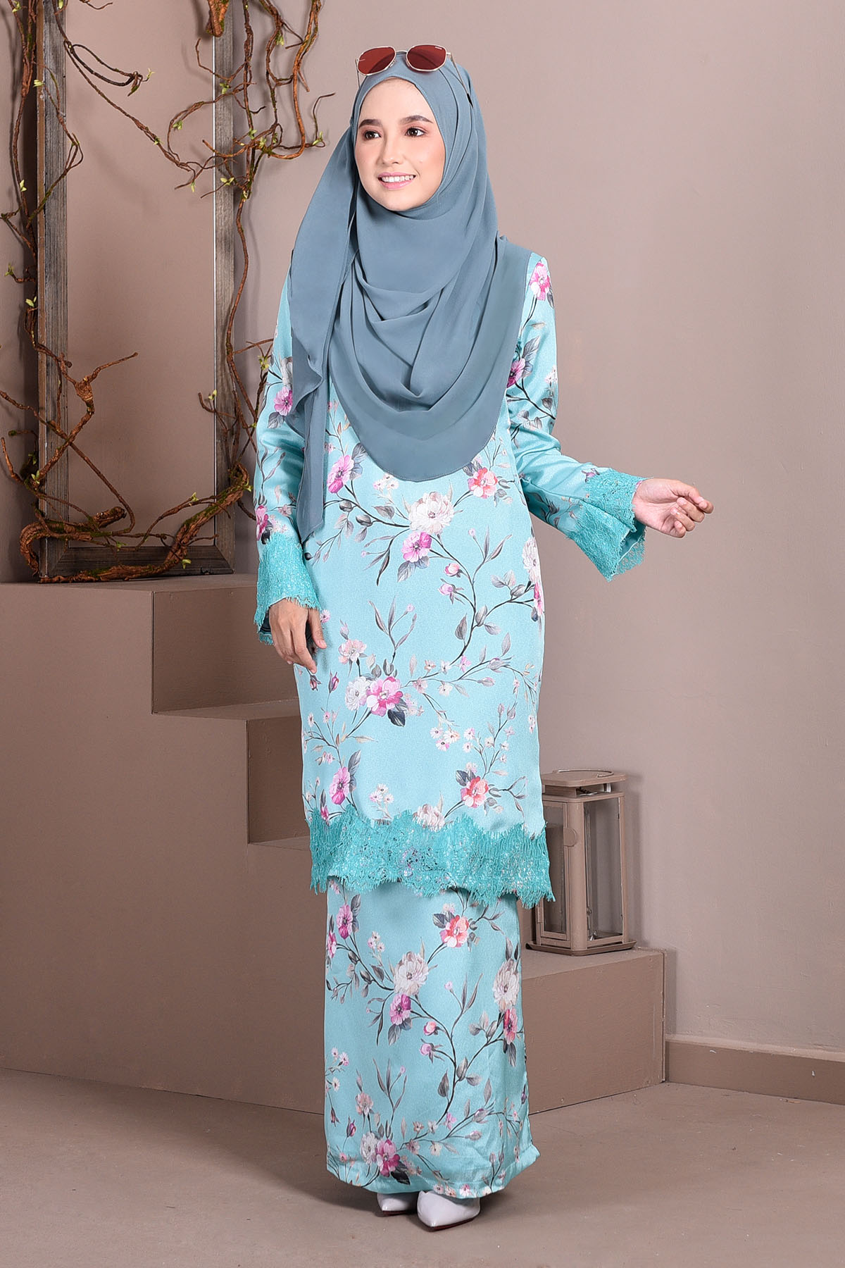 Baju Kurung Lace Madame Sara - Crystal Aqua