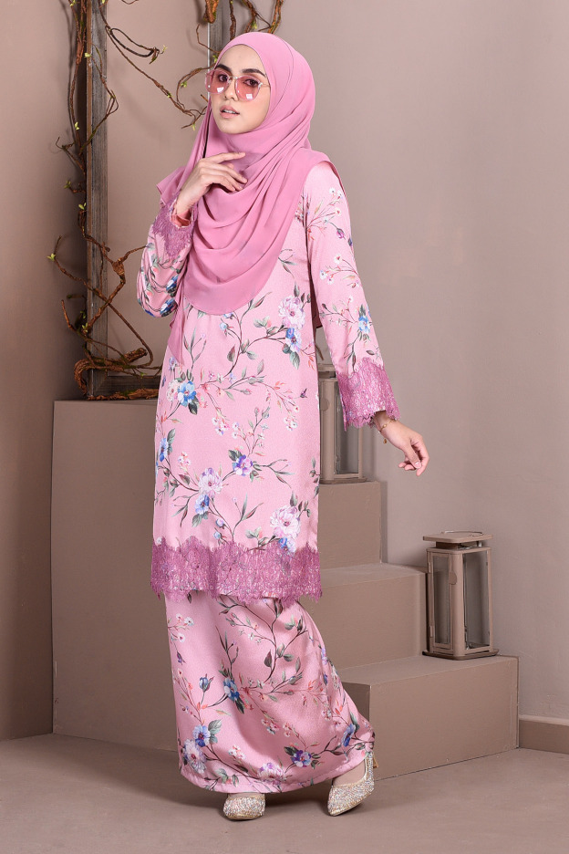 Baju Kurung Lace Madame Sara - Gummy Pink