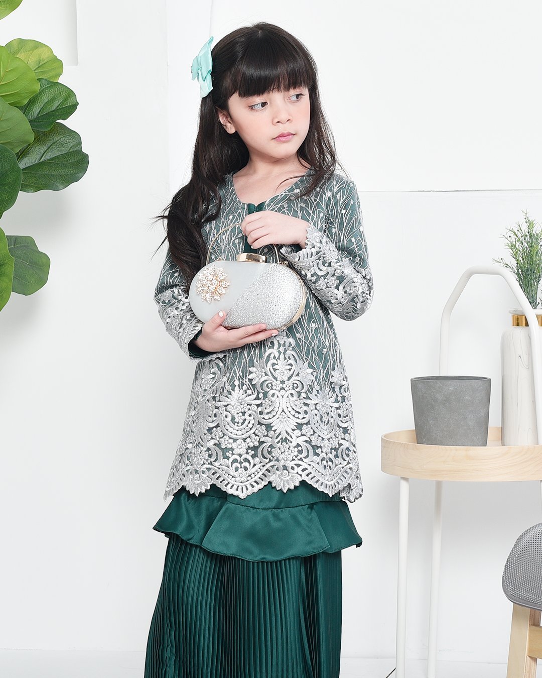 Baju Kurung Lace Pleated Ruffle Adra Kids - Zamrud Green