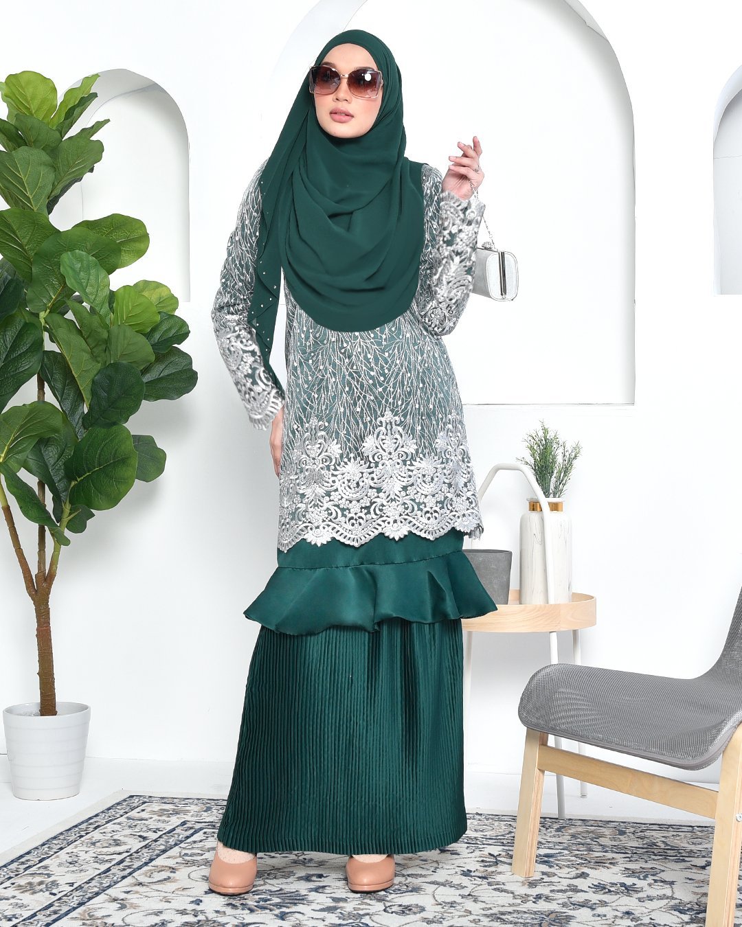 Baju Kurung Lace Pleated Ruffle Adra - Zamrud Green