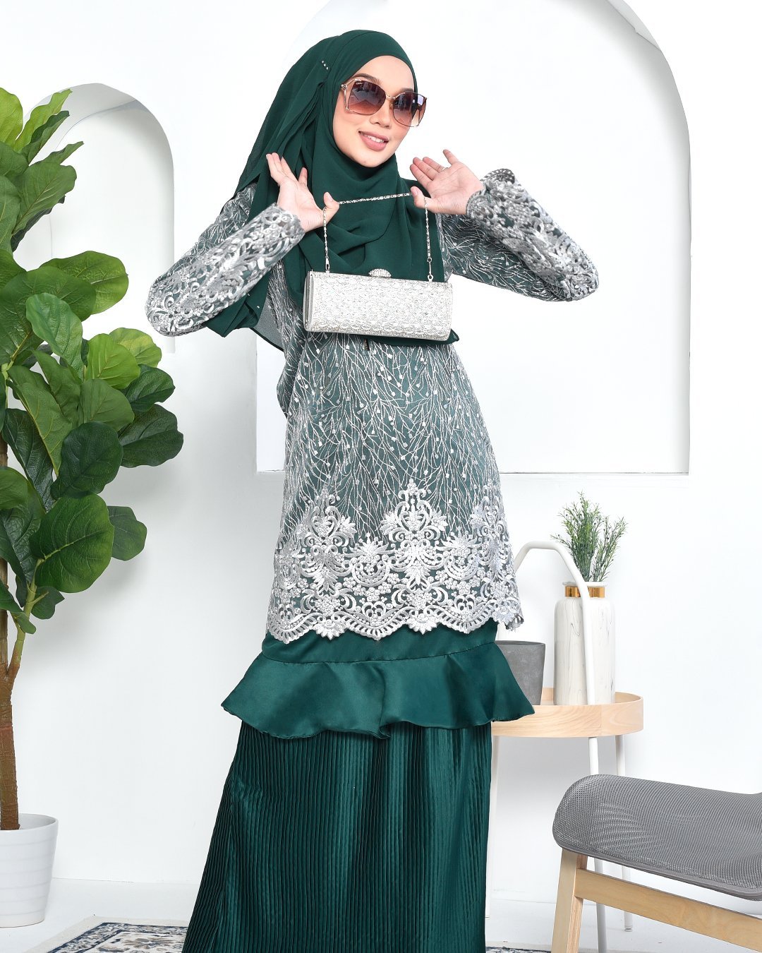 Baju Kurung Lace Pleated Ruffle Adra - Zamrud Green
