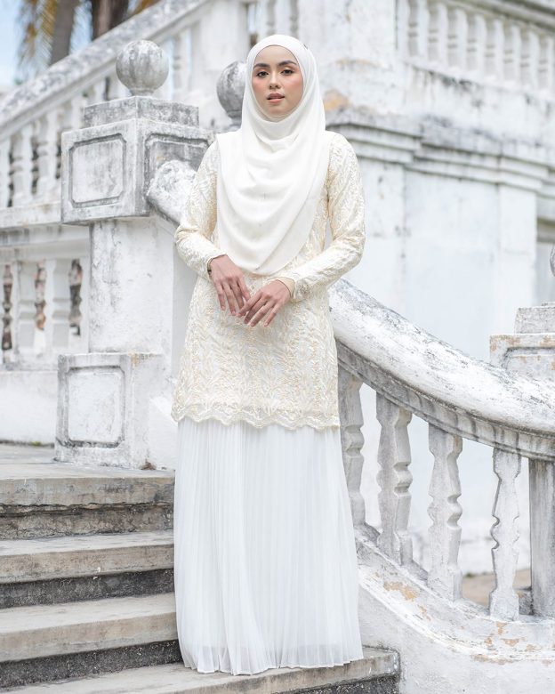 Baju Kurung Lace Pleated Rasiah - Pearl White