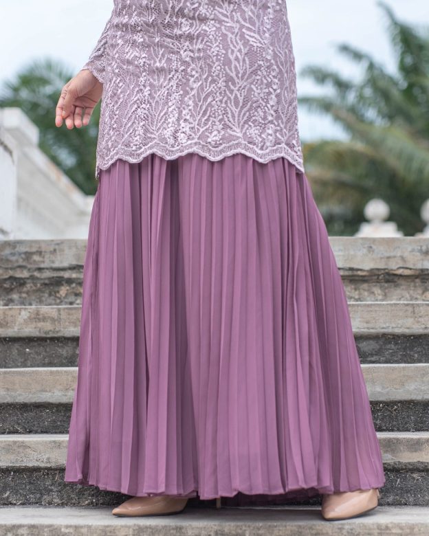 Baju Kurung Lace Pleated Rasiah - Plum Purple