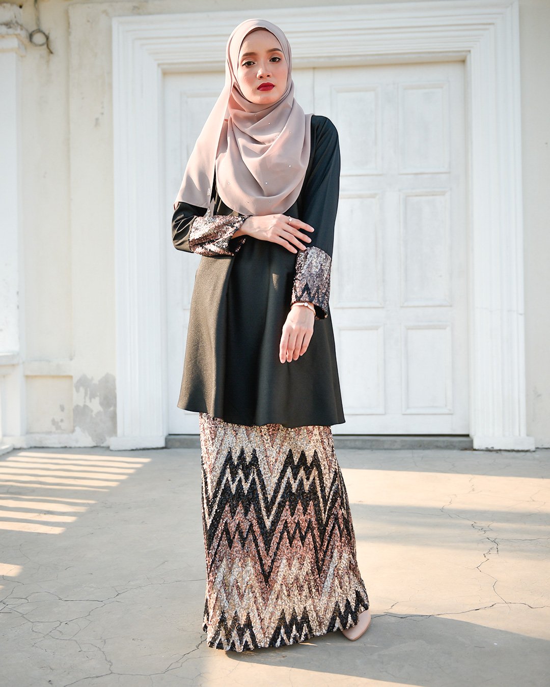 Baju Kurung Lace Sequin Aqira - Black