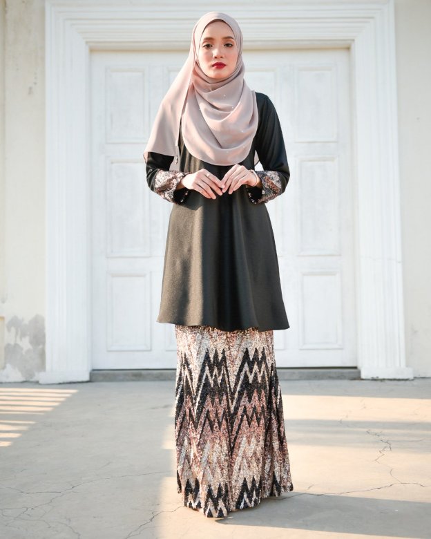 Baju Kurung Lace Sequin Aqira - Black