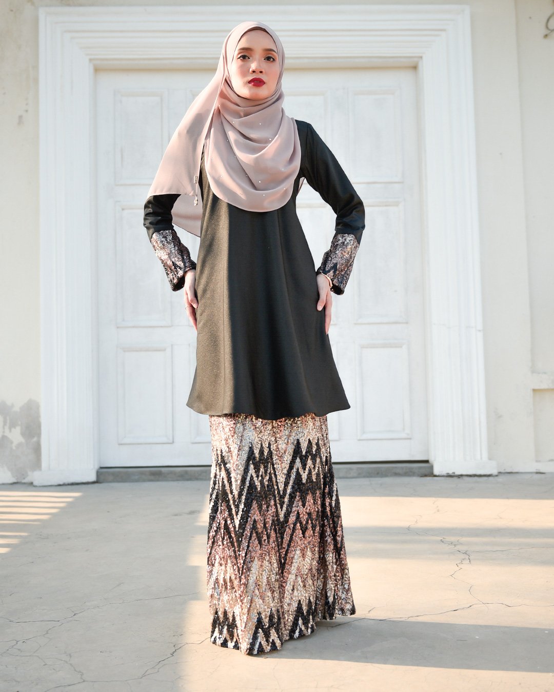 Baju Kurung Lace Sequin Aqira - Black