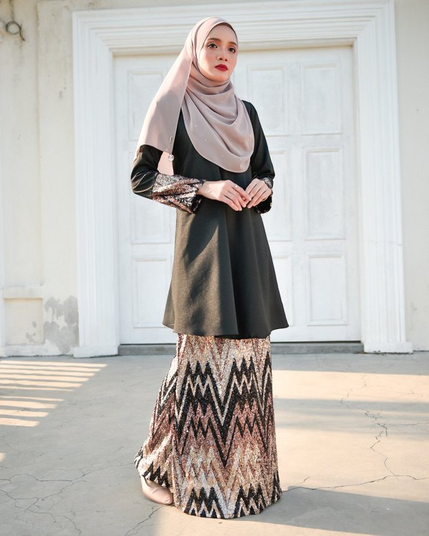 Baju Kurung Lace Sequin Aqira - Black