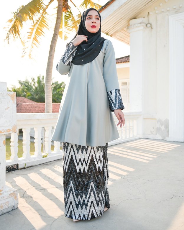 Baju Kurung Lace Sequin Aqira - Grey