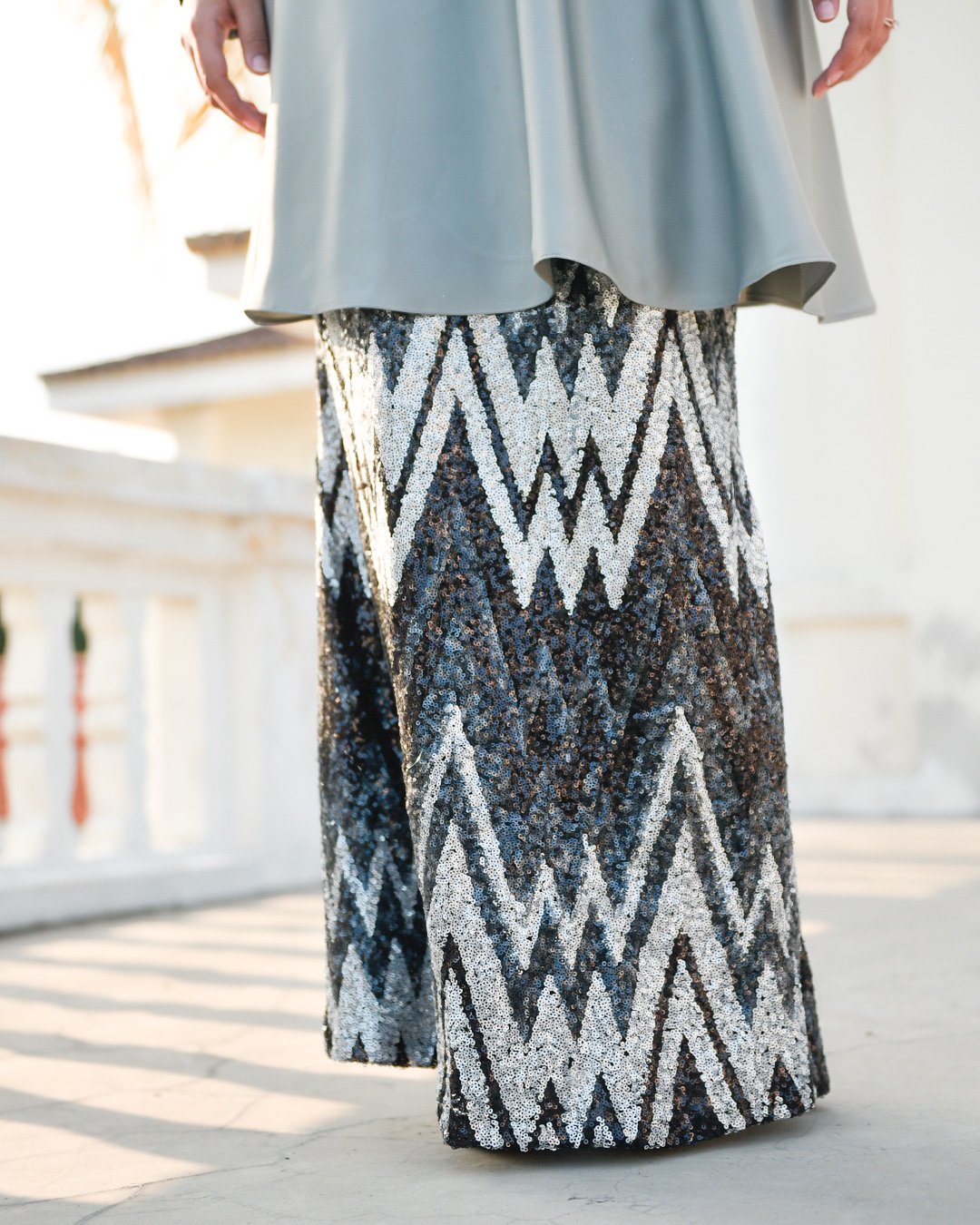 Baju Kurung Lace Sequin Aqira - Grey
