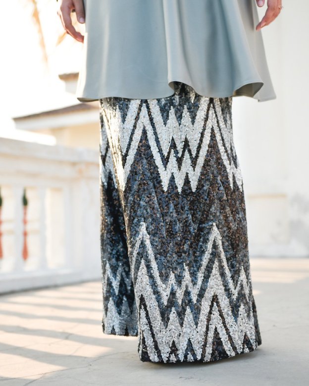 Baju Kurung Lace Sequin Aqira - Grey