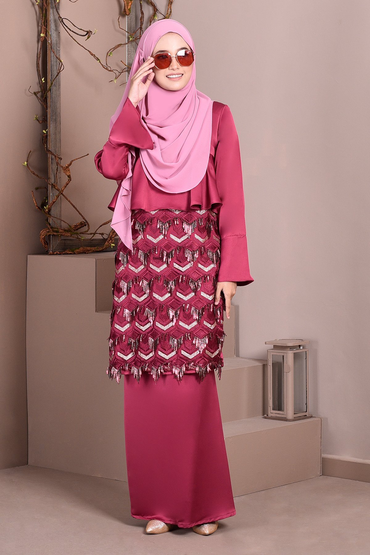 Baju Kurung Lace Sequin Jayne - Merlin Maroon