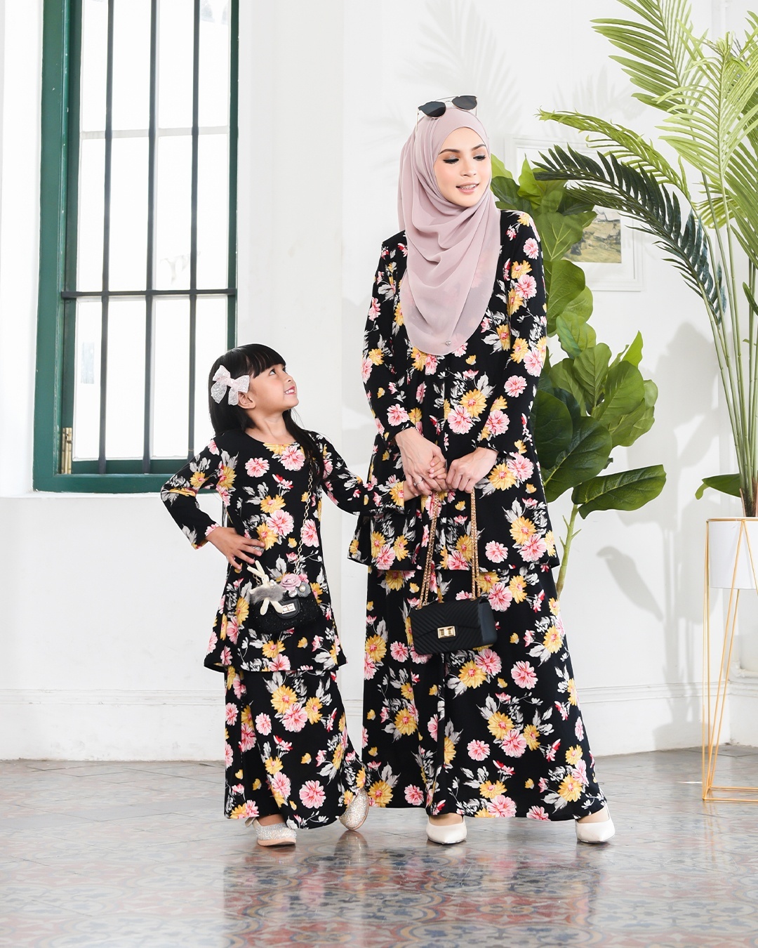 Kurung Lara - Aster Black