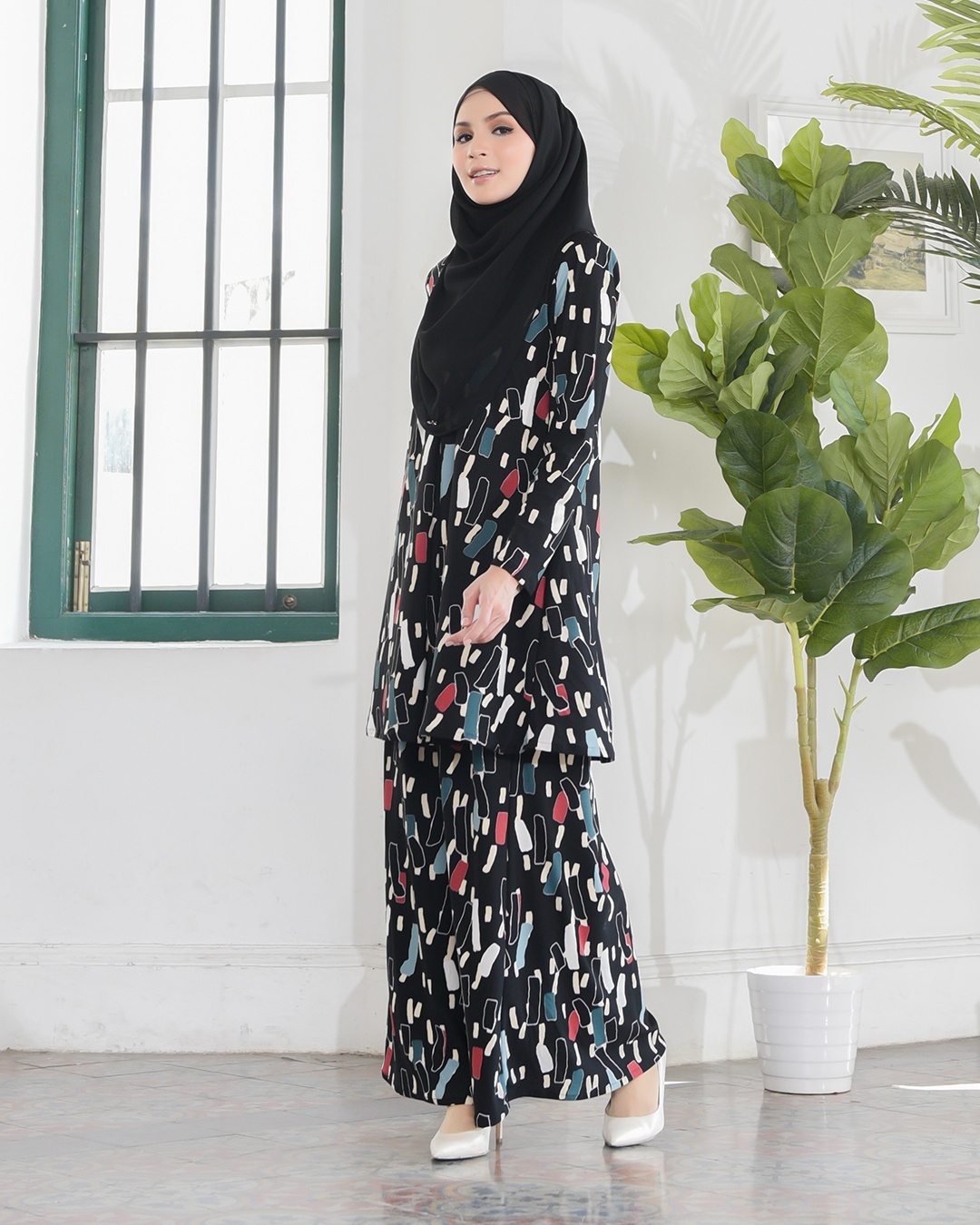 Kurung Lara – Chick Black
