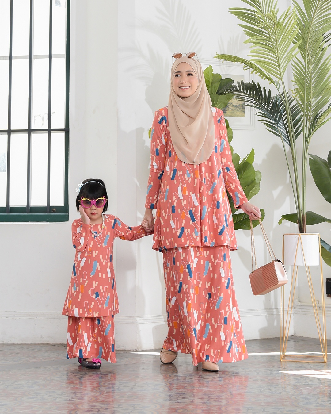 Kurung Lara – Chick Salmon