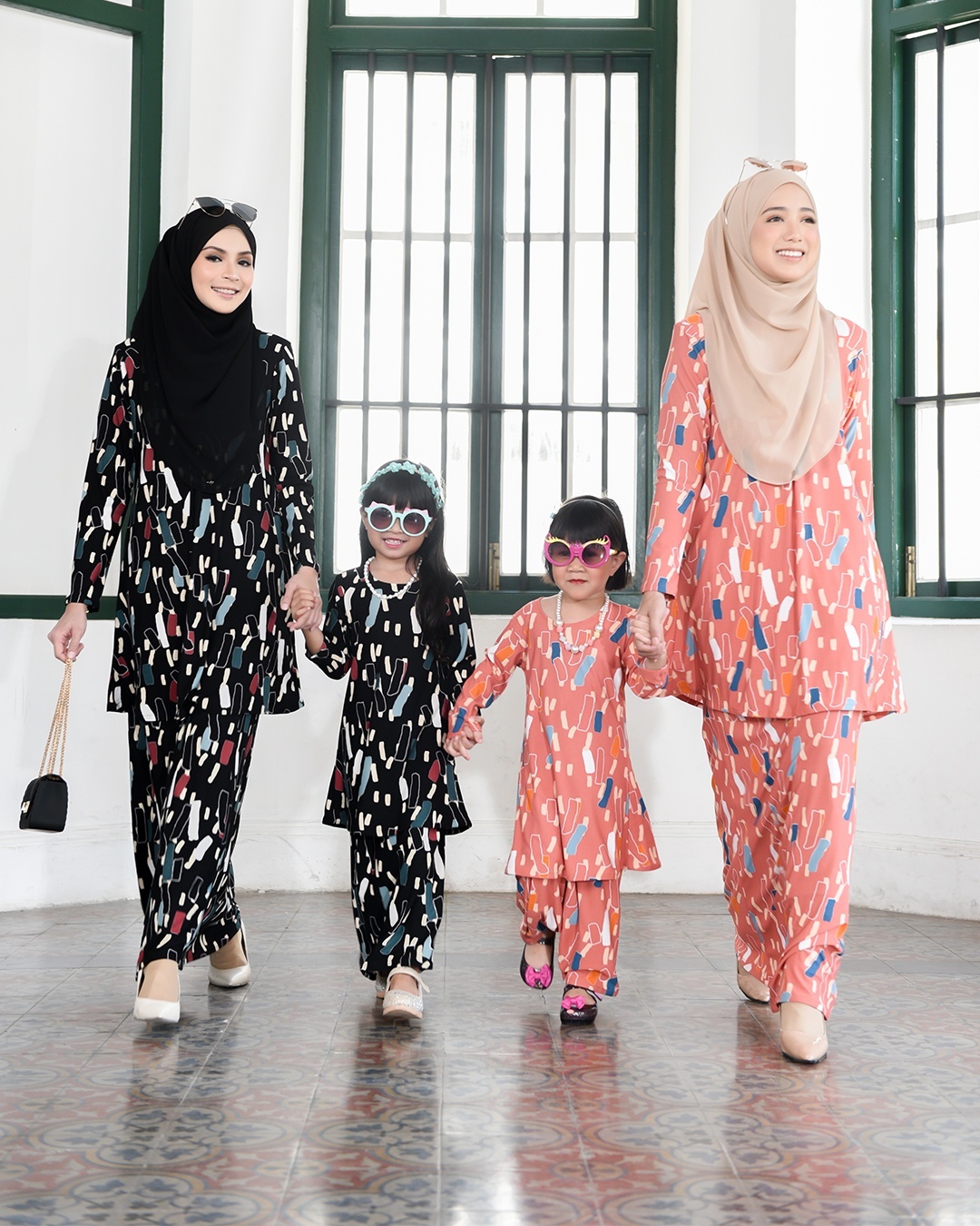 Kurung Lara – Chick Salmon