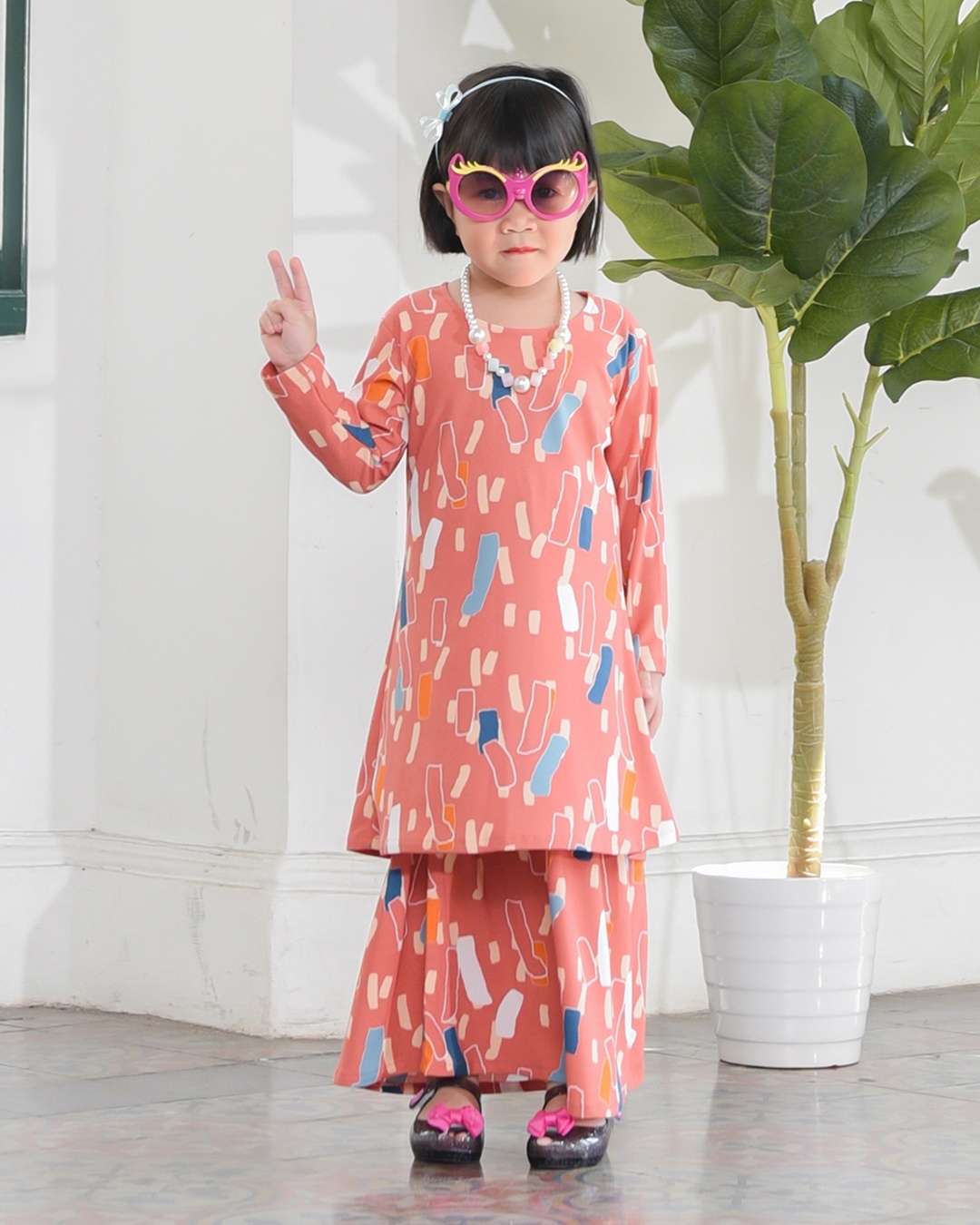 Kurung Lara Kids – Chick Salmon