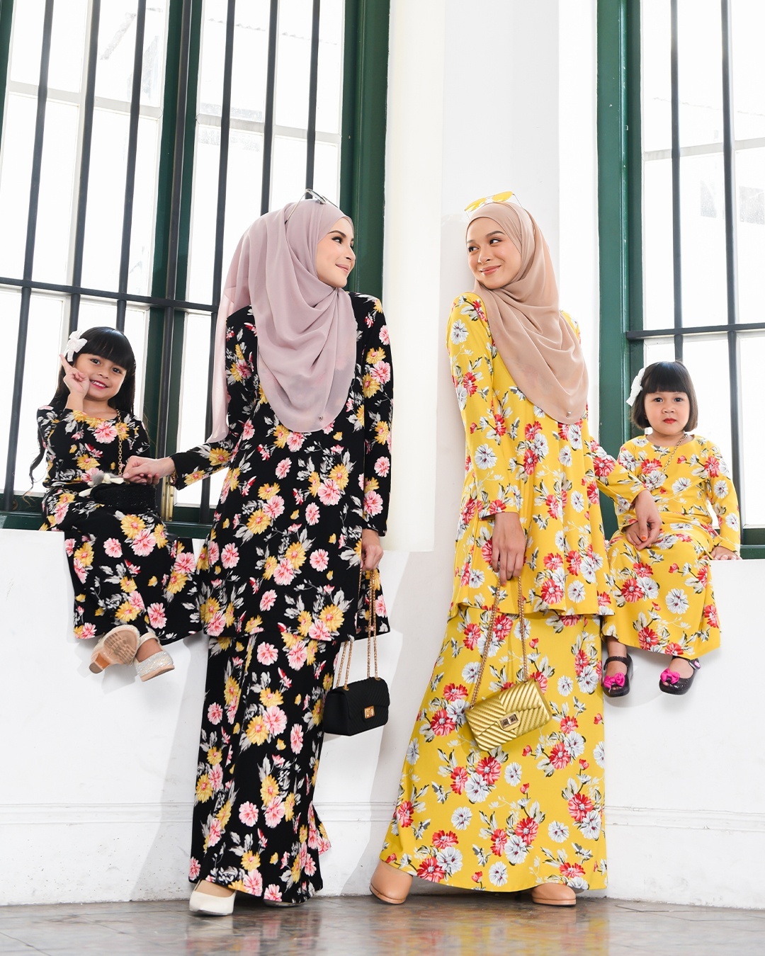 Kurung Lara - Aster Black