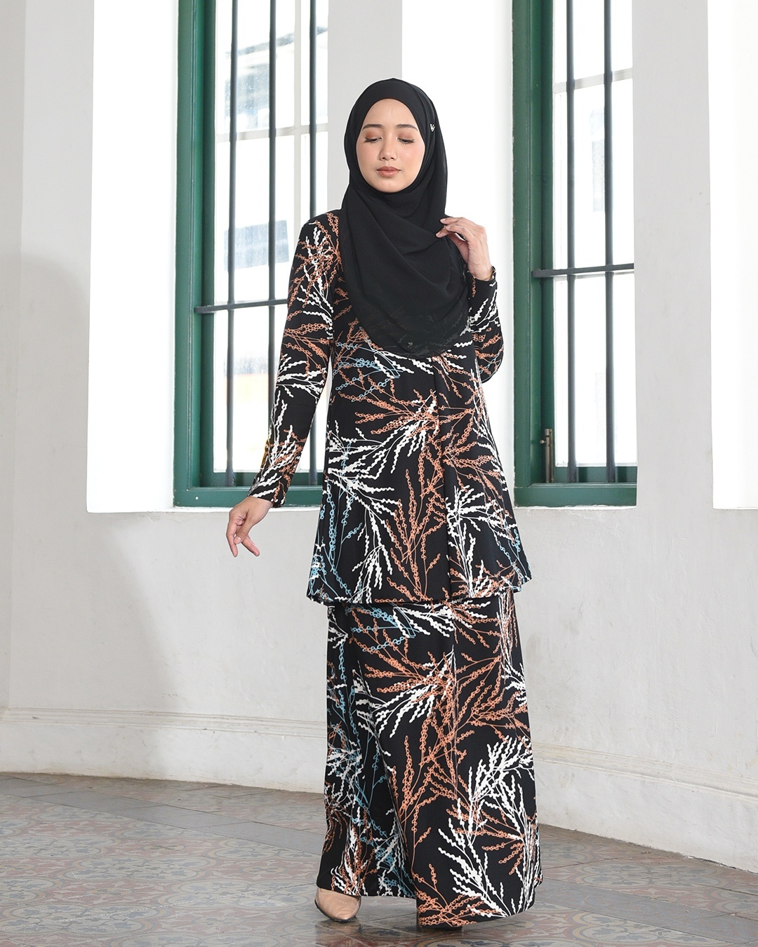 Kurung Lara – Muscari Black