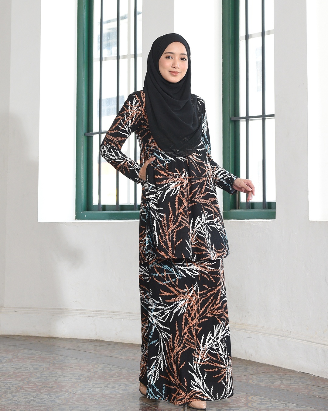 Kurung Lara – Muscari Black