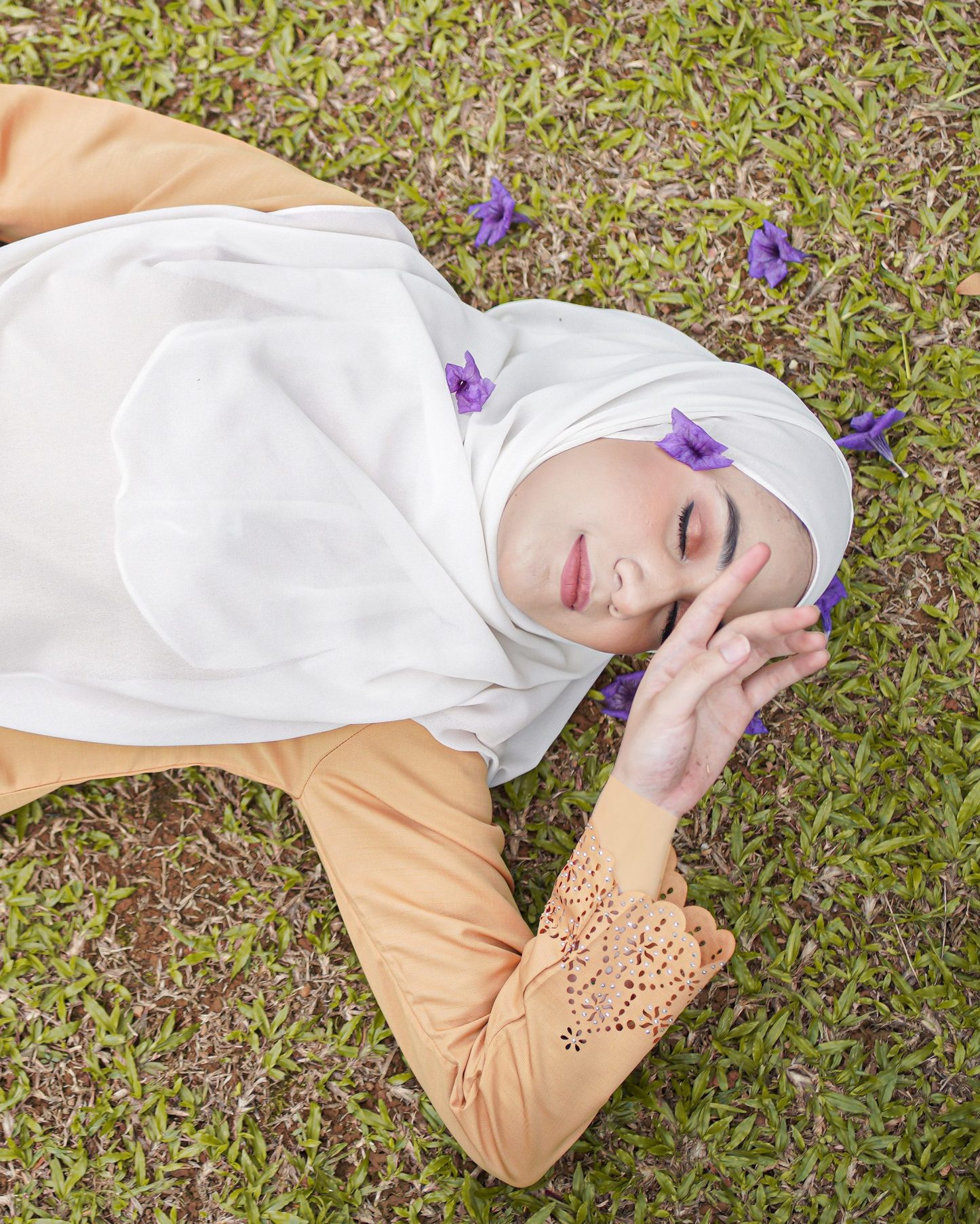 Blouse Lasercut Allena - Apricot