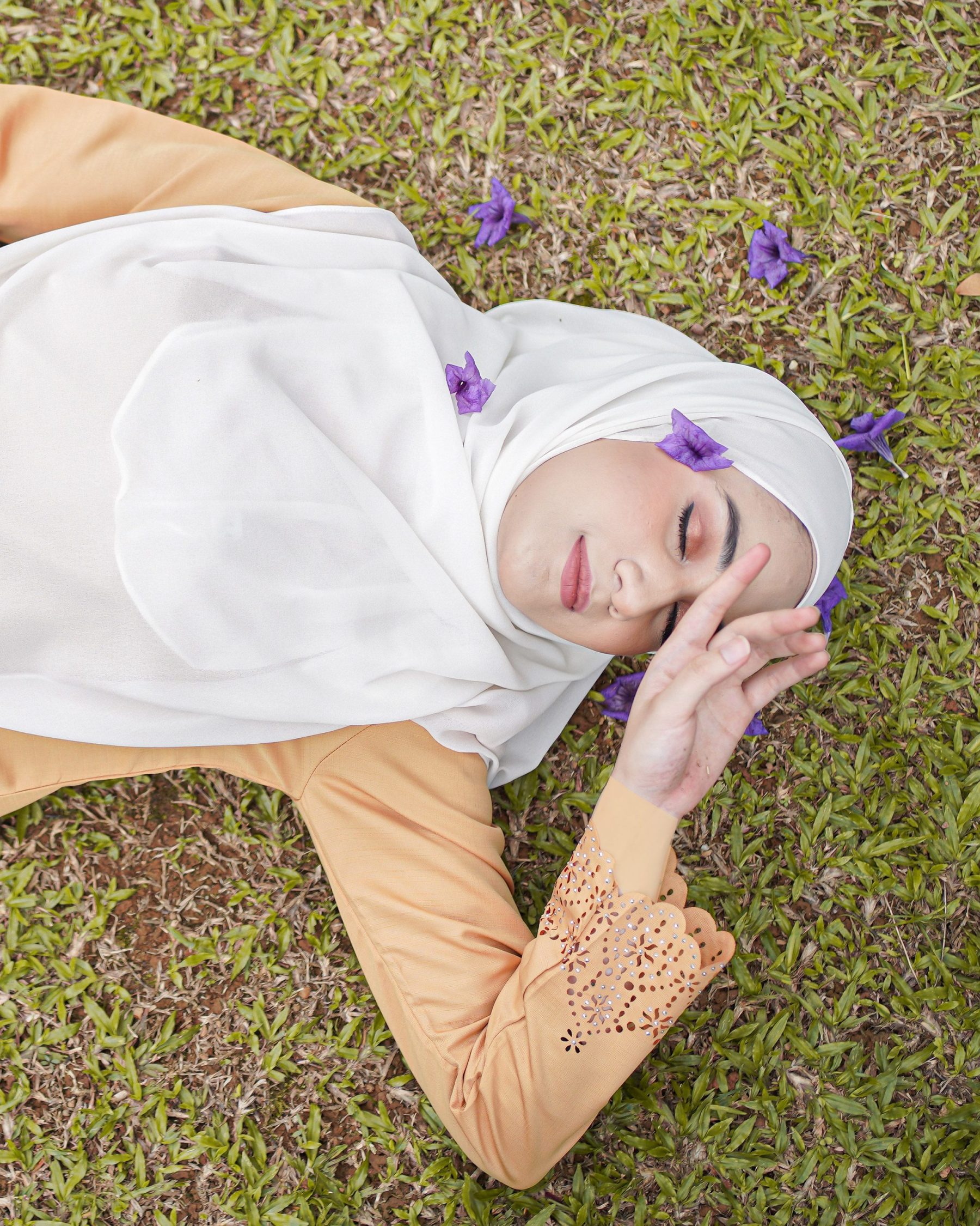 Blouse Lasercut Allena - Apricot