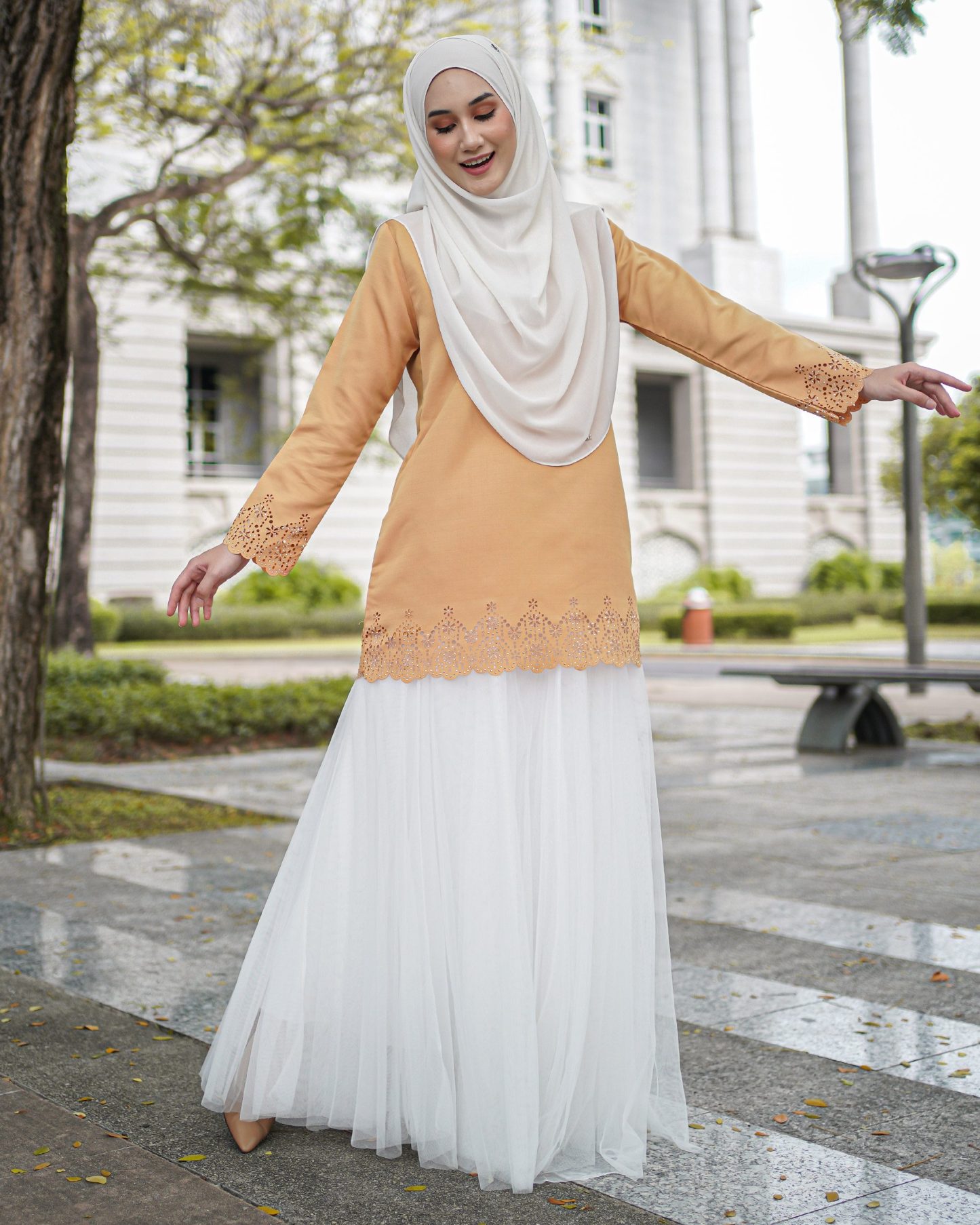 Blouse Lasercut Allena - Apricot