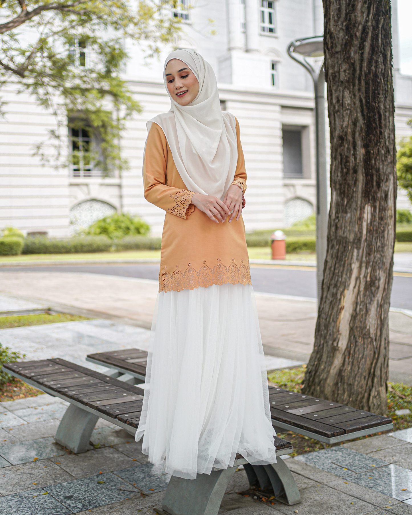 Blouse Lasercut Allena - Apricot