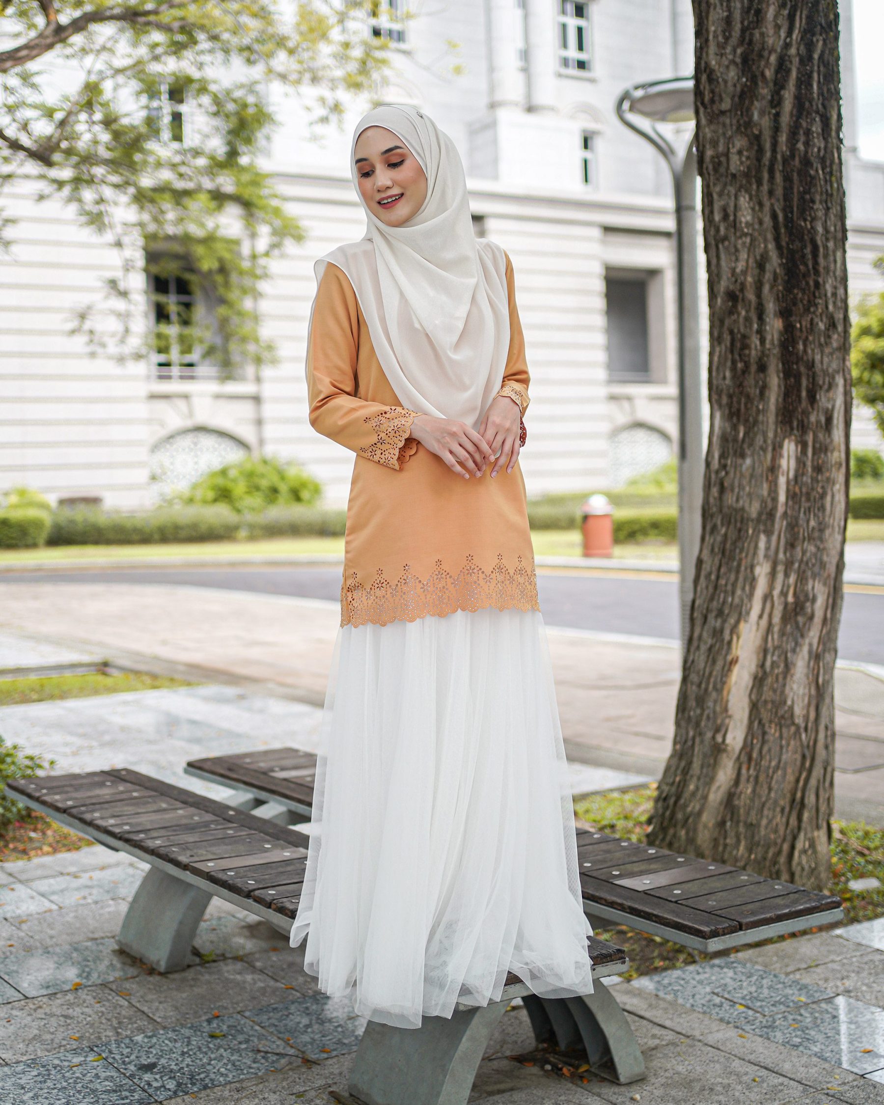 Blouse Lasercut Allena - Apricot
