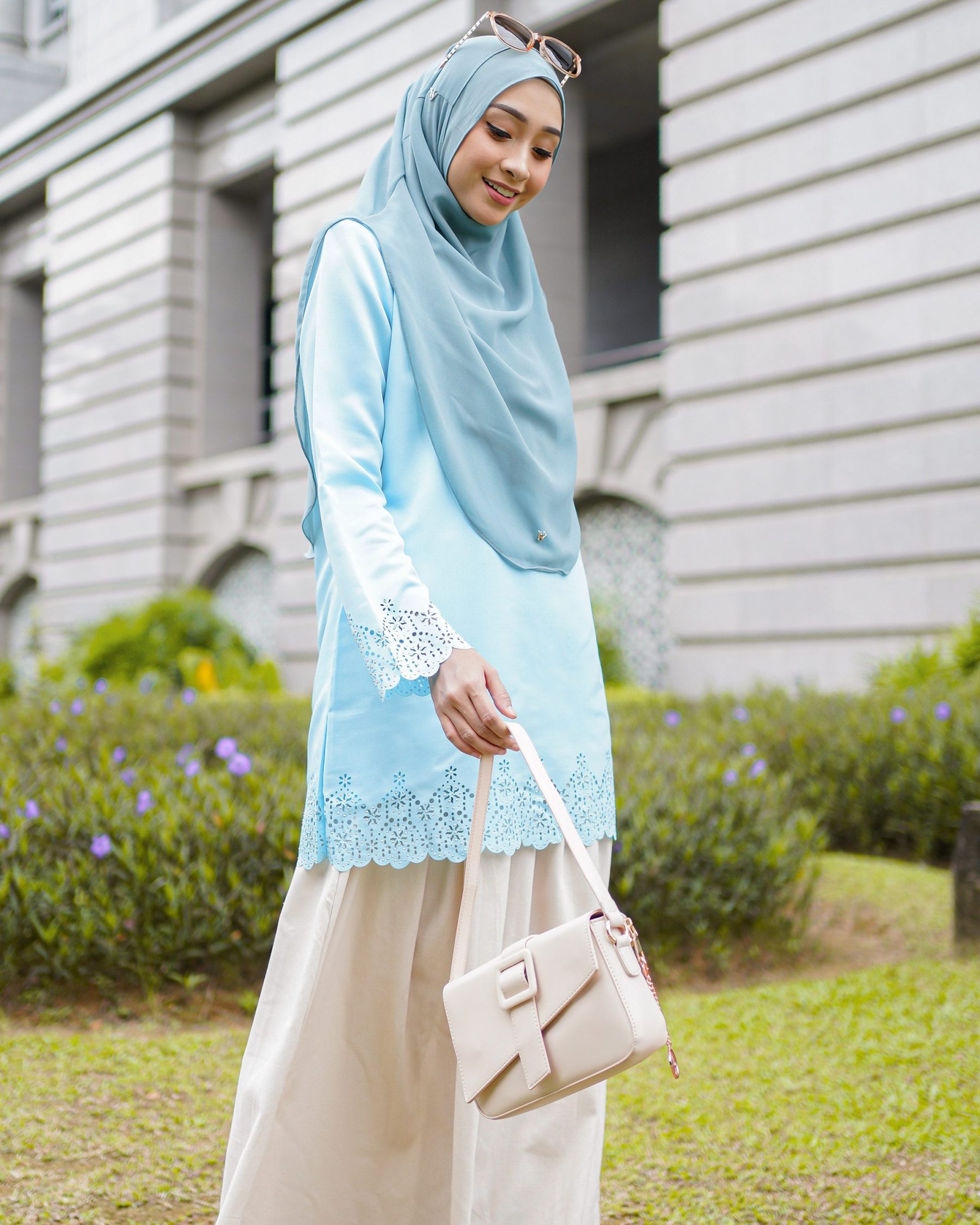 Blouse Lasercut Allena - Icy Blue