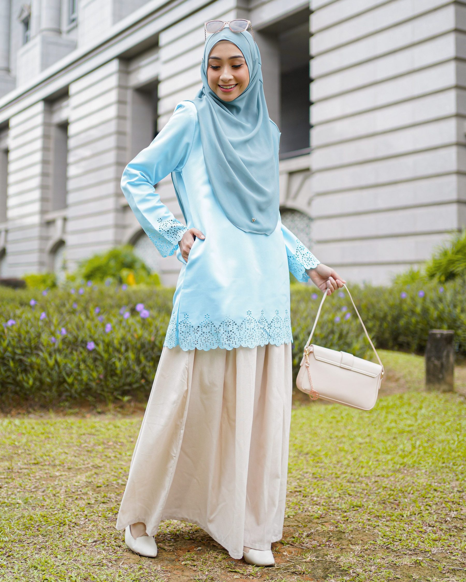 Blouse Lasercut Allena - Icy Blue