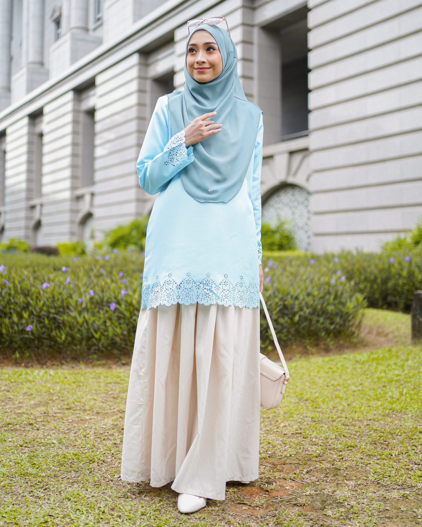 Blouse Lasercut Allena - Icy Blue