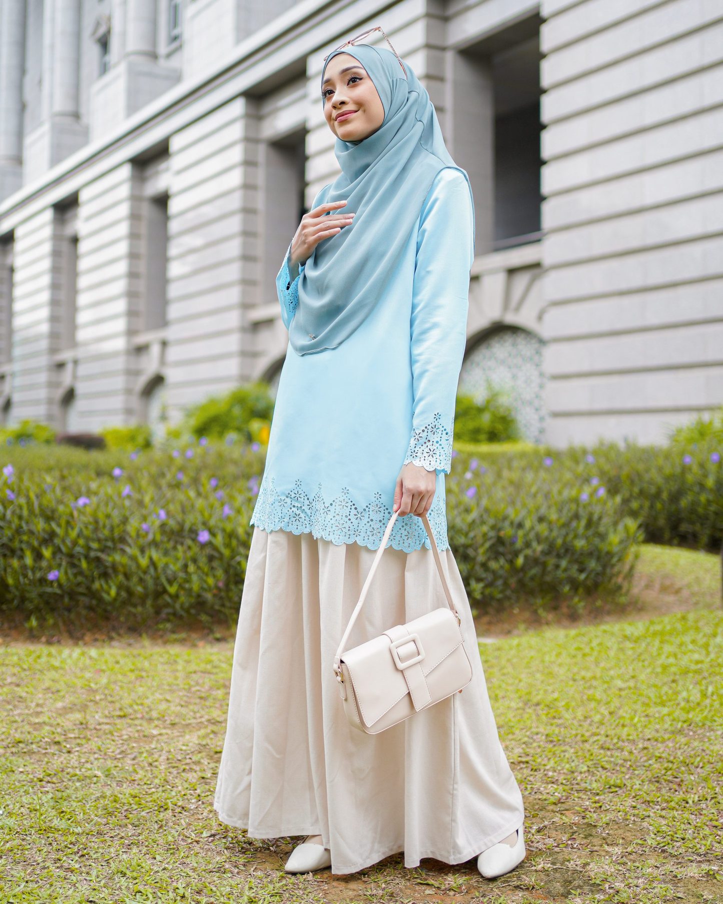 Blouse Lasercut Allena - Icy Blue