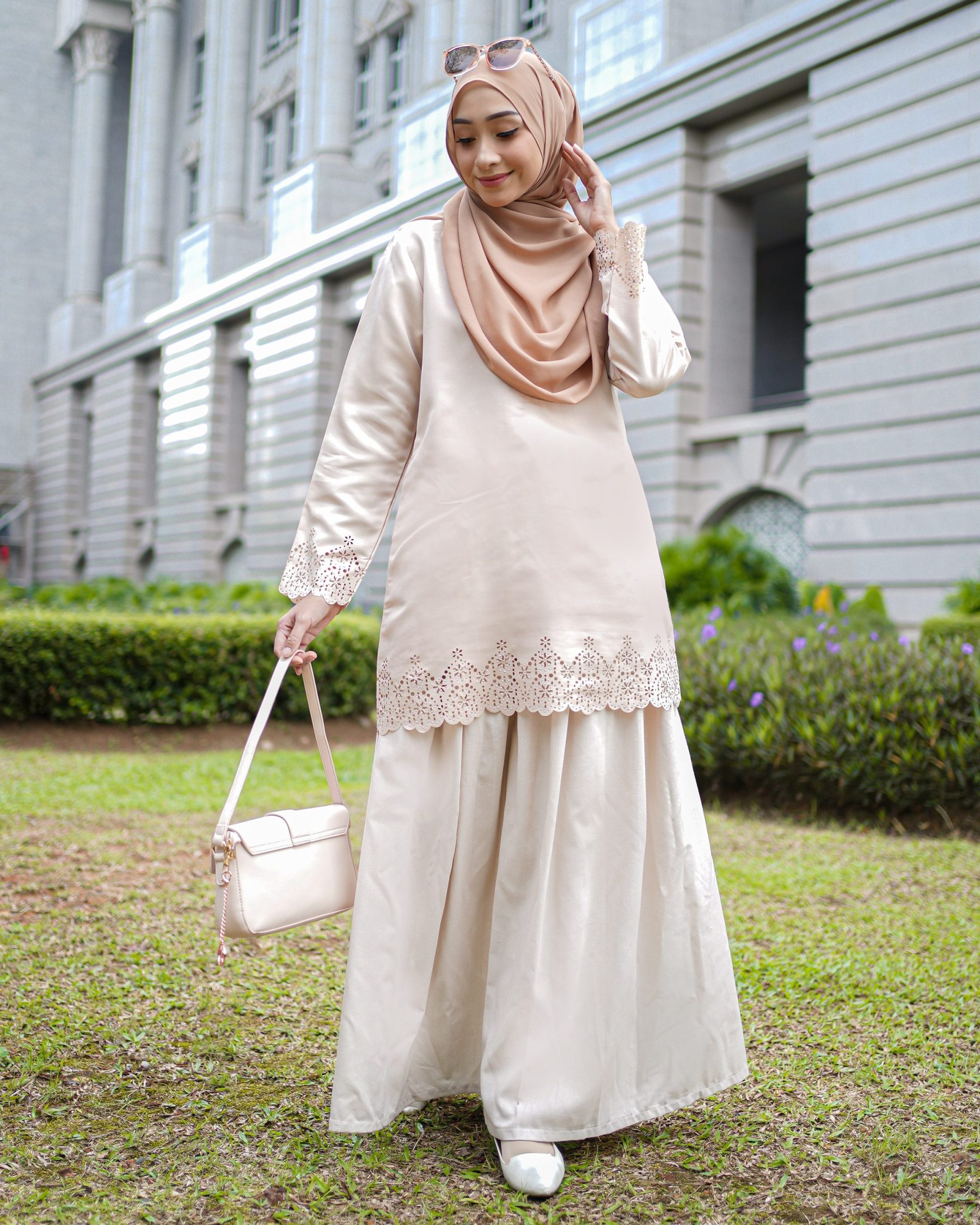 Blouse Lasercut Allena - Ivory Cream