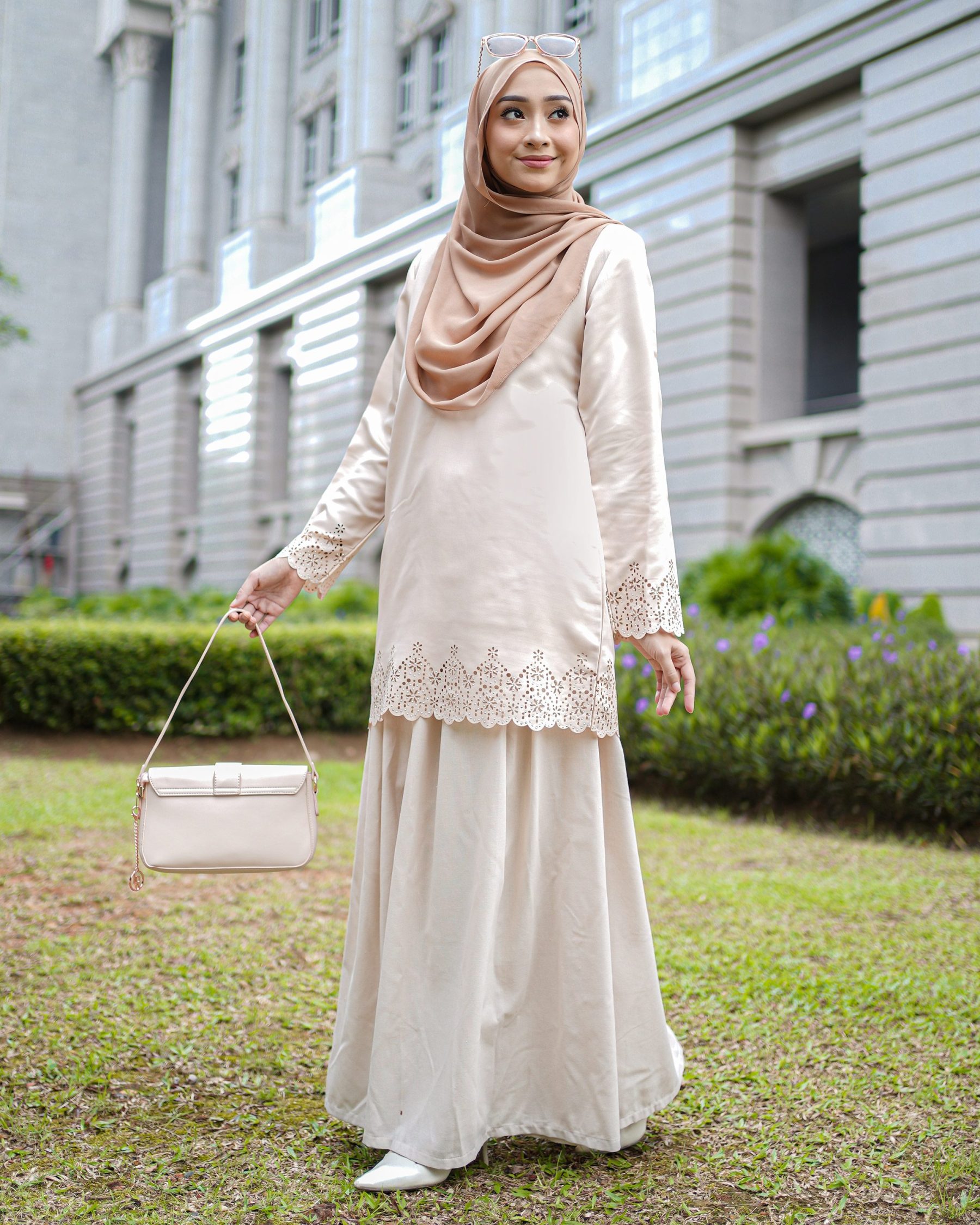 Blouse Lasercut Allena - Ivory Cream