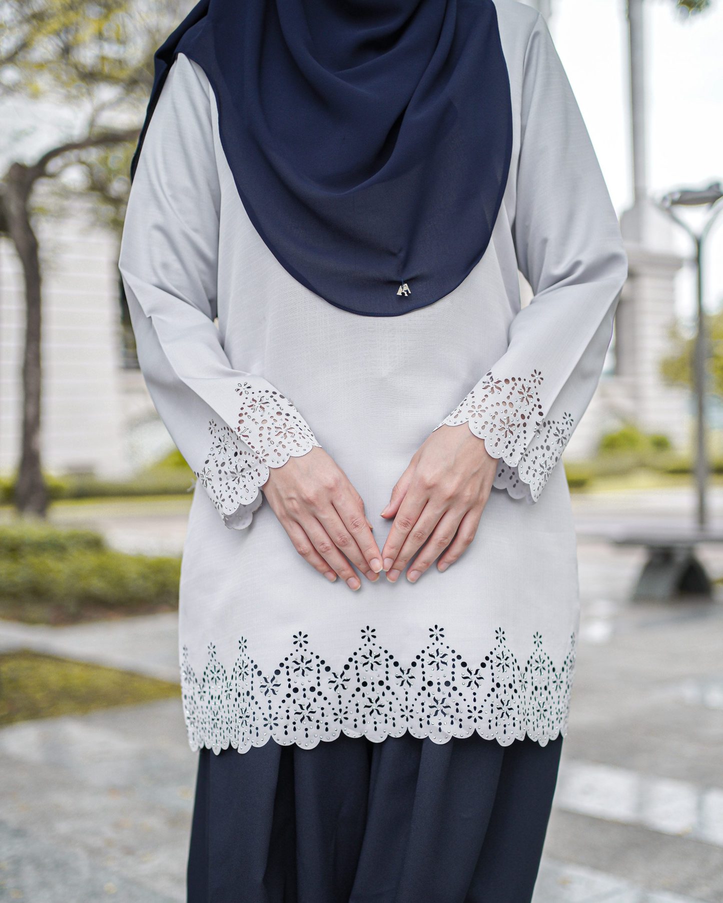 Blouse Lasercut Allena - Light Grey