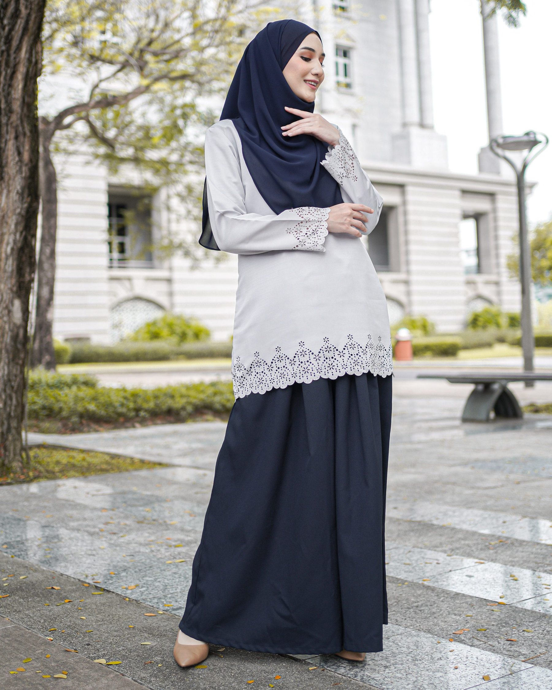 Blouse Lasercut Allena - Light Grey