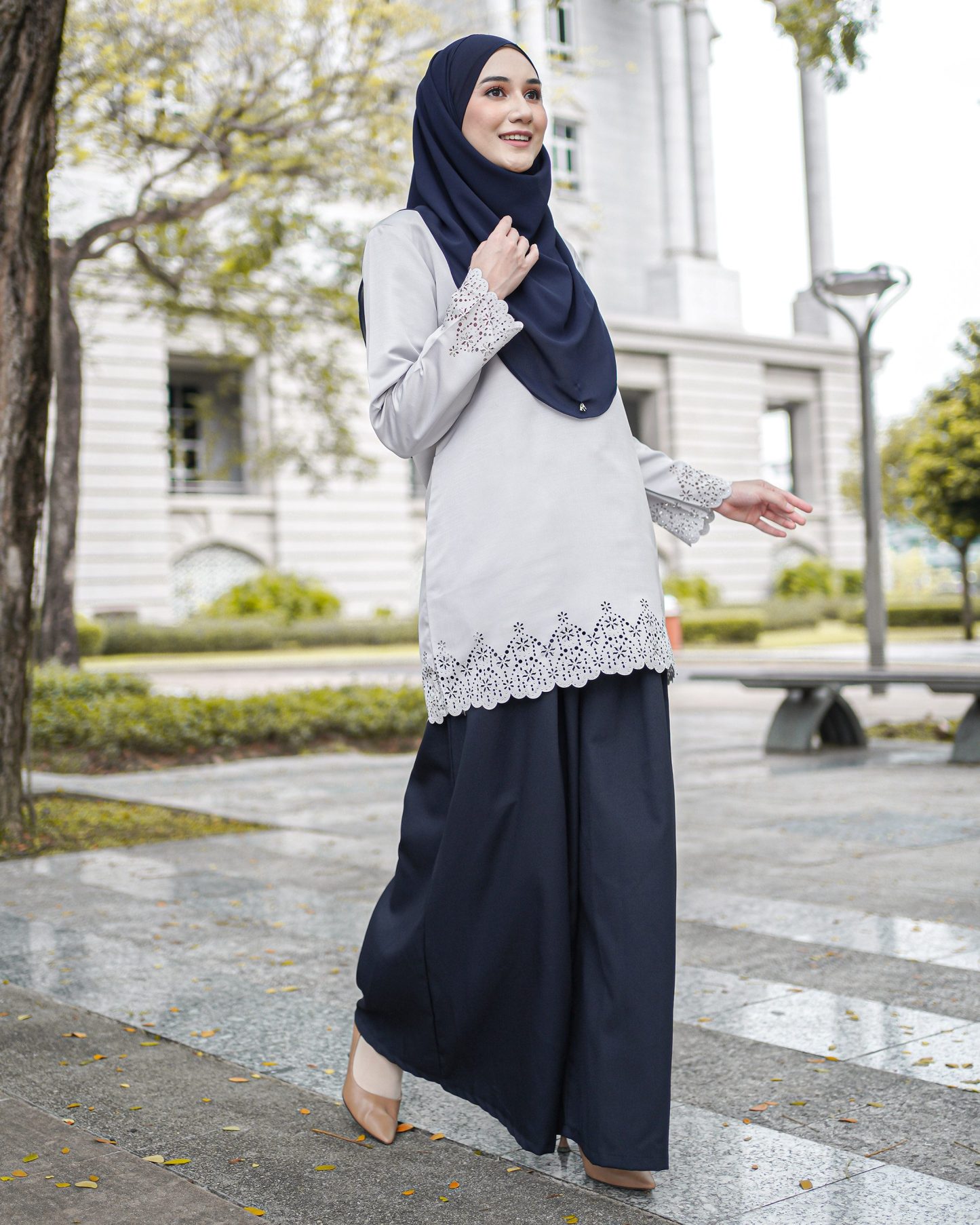 Blouse Lasercut Allena - Light Grey