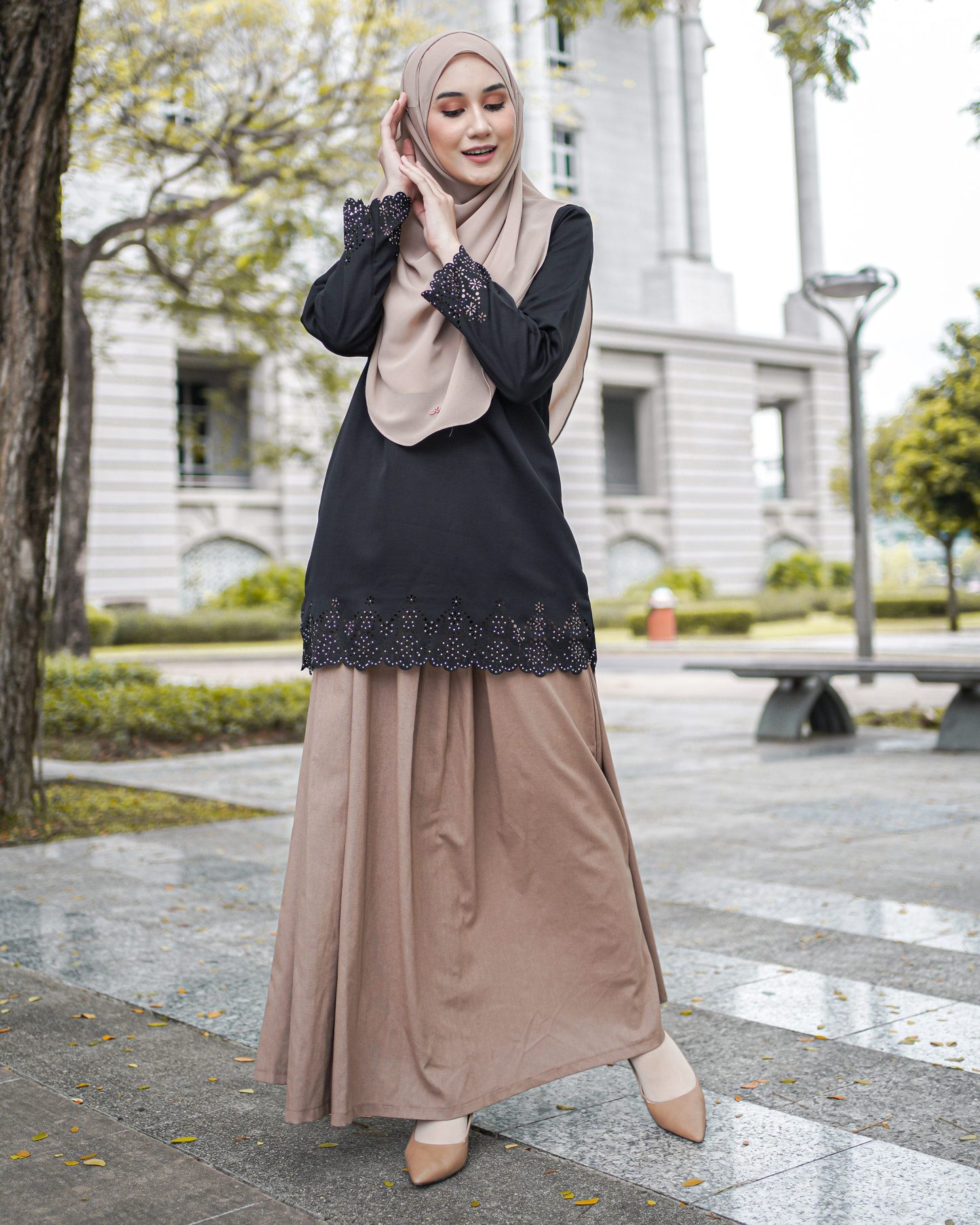 Blouse Lasercut Allena - Matte Black