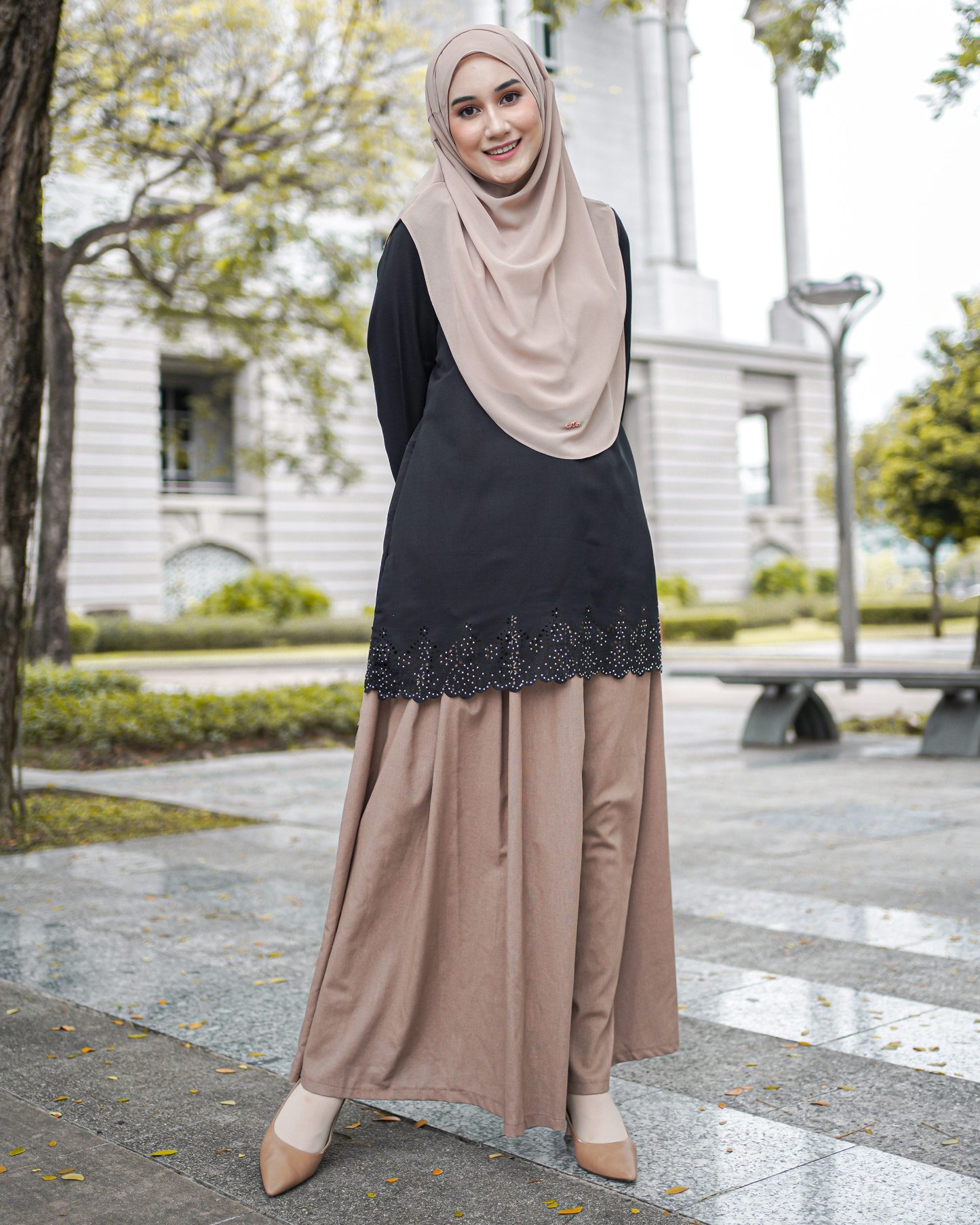 Blouse Lasercut Allena - Matte Black